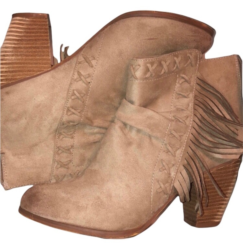 Not Rated Tan Suede Booties!!💗💕